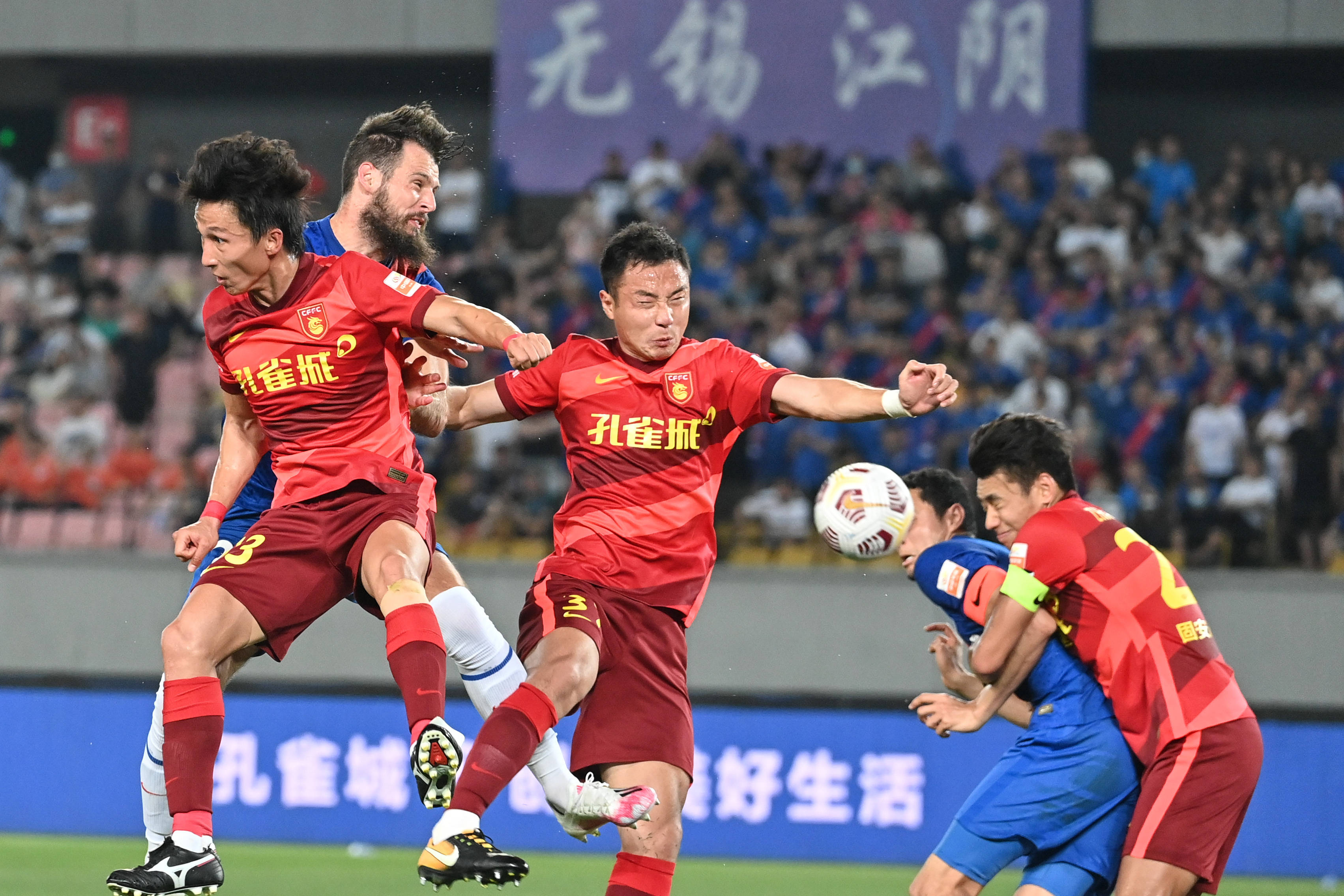 九游网页客户端-关于关键战中超焦点战；意大利国家队完成防线松动；压力陡增；训练强度显著提升的信息