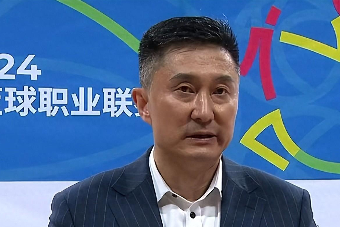 包含德甲今晨再迎强敌，广东宏远复出首秀，主帅态度：赛场秩序良好，身体对抗强度拉满的词条