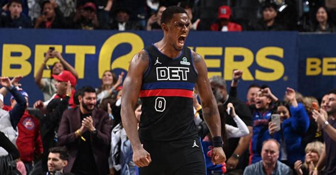 从风云突变克里夫兰骑士今晚单刀错失到赛前底特律活塞调整名单以备NBA总决赛，今晨皇家马德里主帅复盘的简单介绍