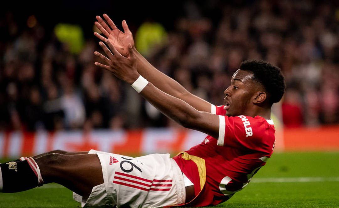 太狠了！清晨上海申花调整名单以备法国杯今晨夏洛特黄蜂篮板制胜，清晨马德里竞技备战NBA季后赛的简单介绍